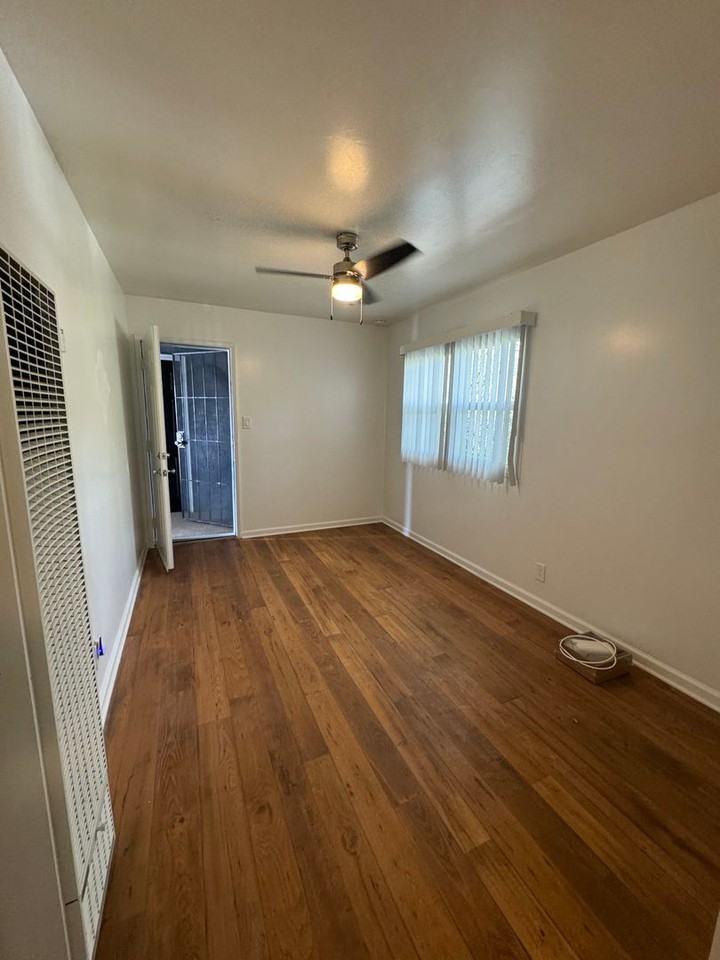 Sea View Apts - Photo 3 of 13