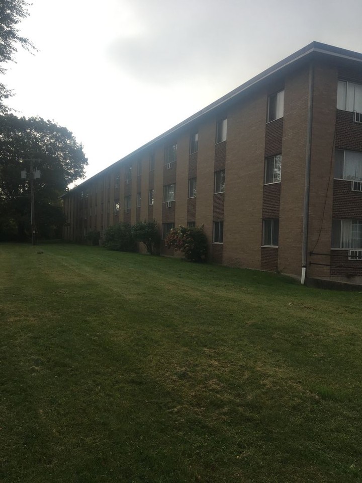 One and Two Bedroom Units located at 500 E Thomas St in Wausau - Photo 2 of 25