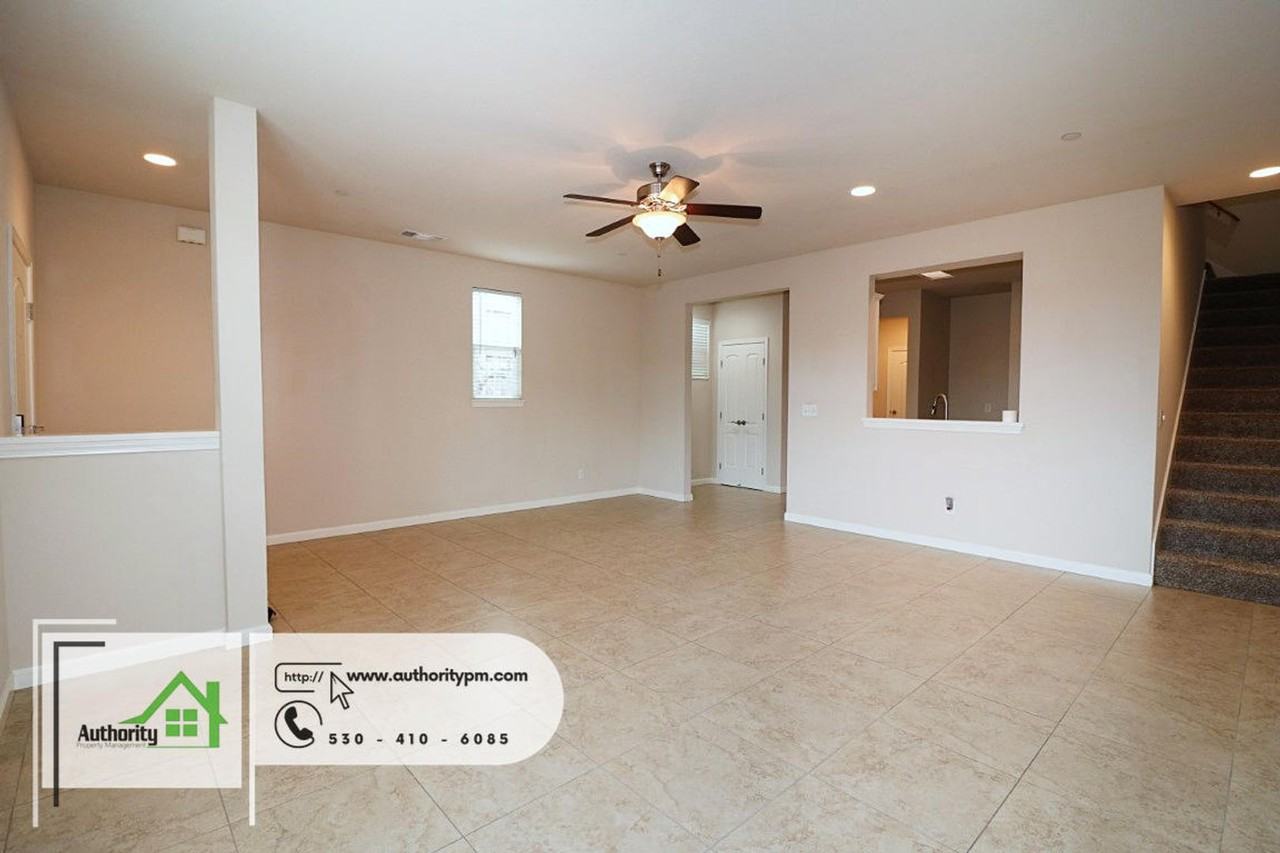 573 Mission De Oro Dr - Photo 3 of 17