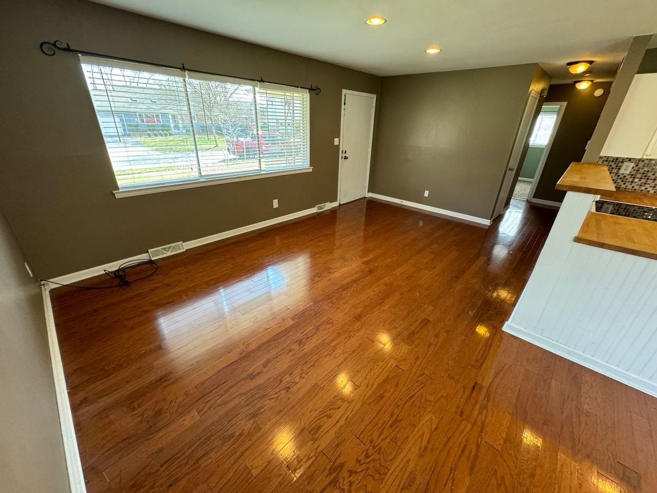 3040 Rightmire Blvd - Photo 3 of 36