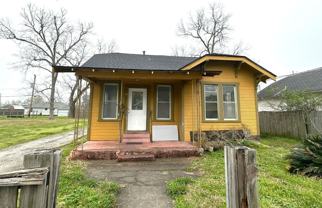 565 Campus St - Photo 1 of 1