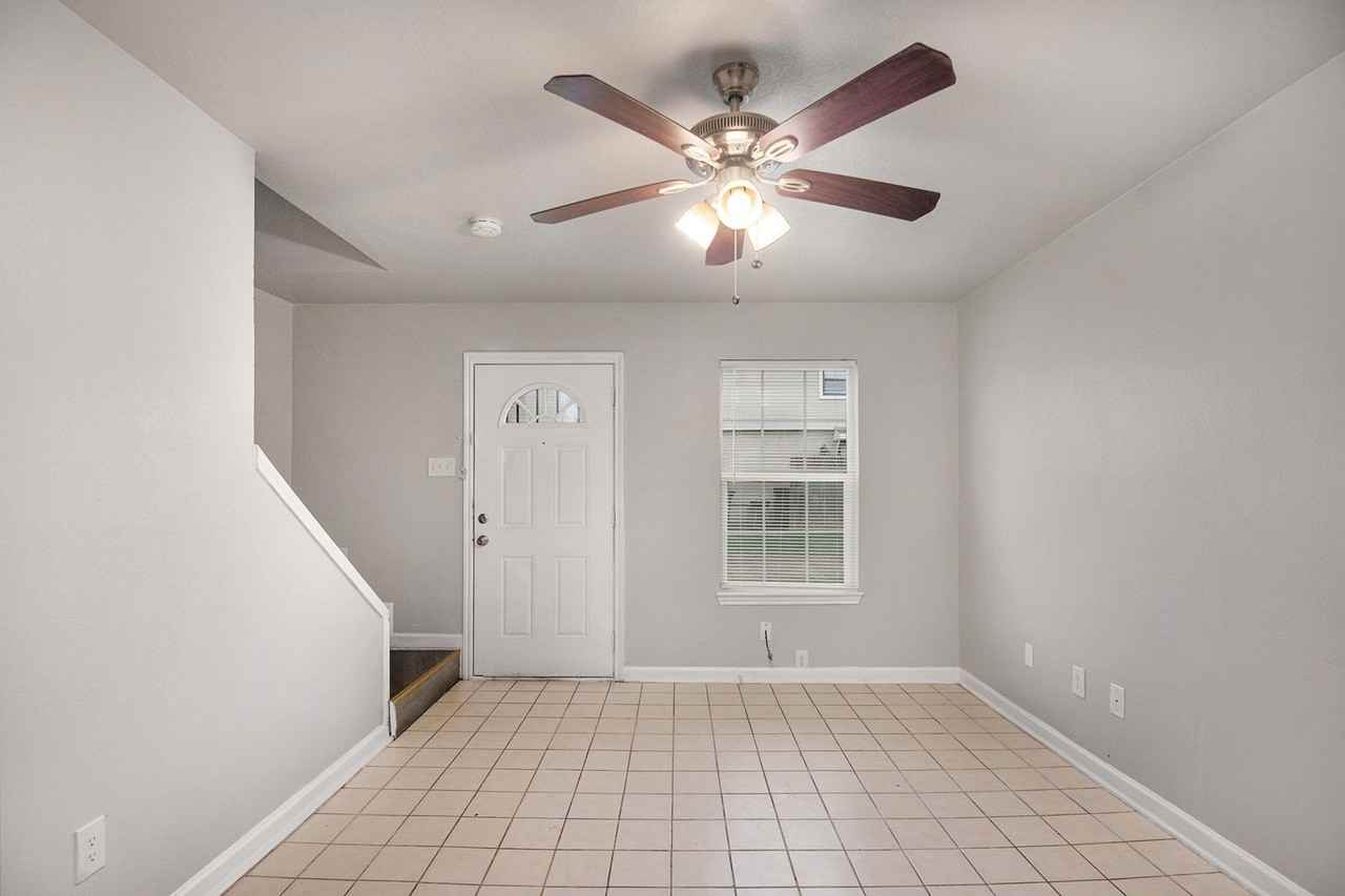 4940 Flamingo Road - Photo 6 of 24