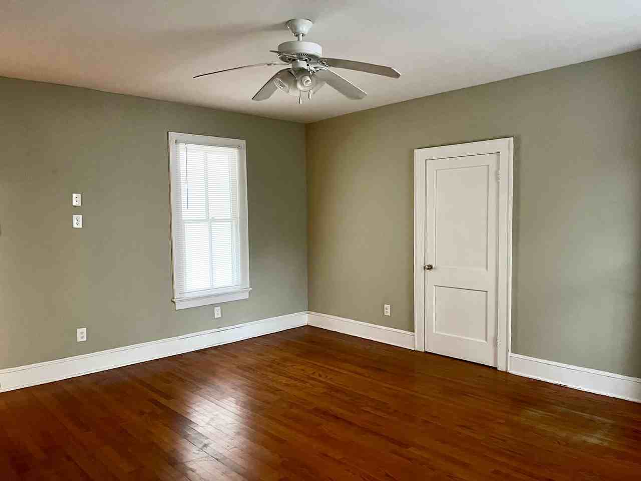 702 W Main Street - Photo 2 of 6