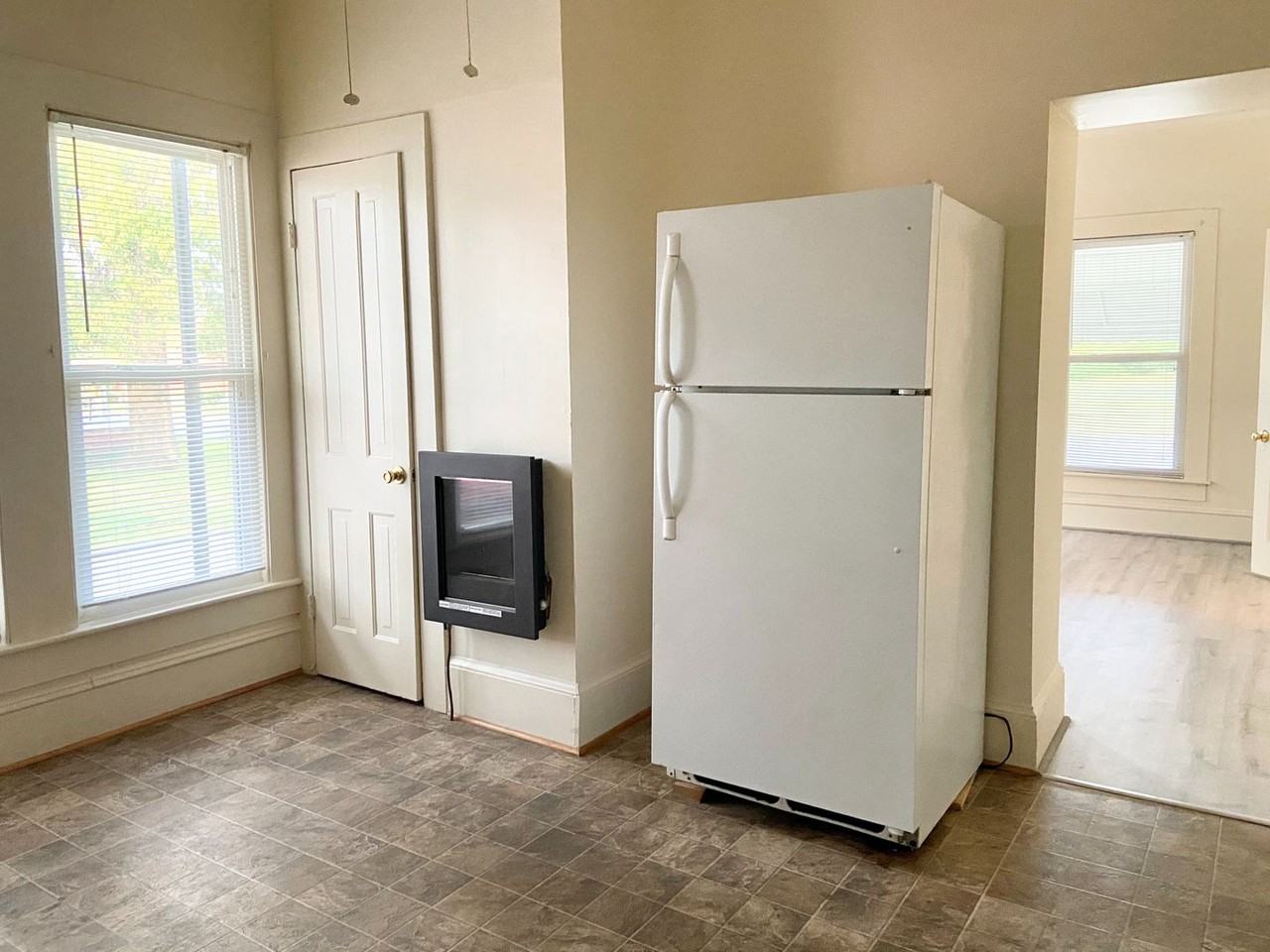 908 N Broad Street - Photo 2 of 10