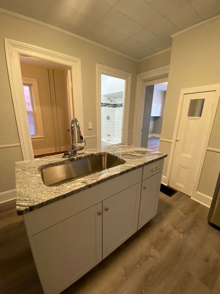 353 Gregory St - Photo 2 of 12