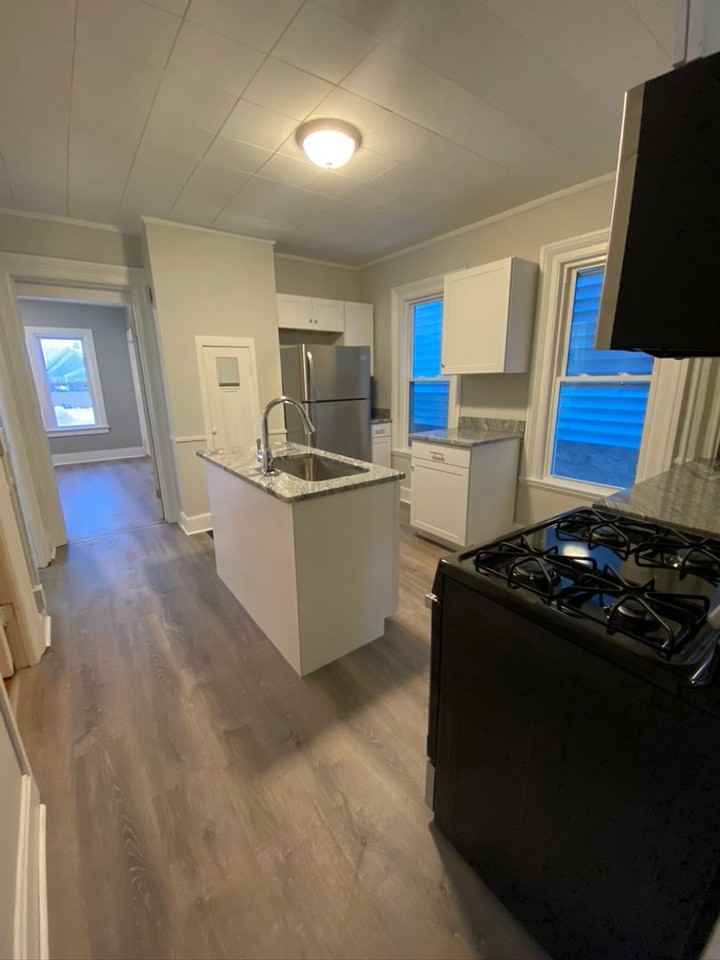 353 Gregory St - Photo 3 of 12