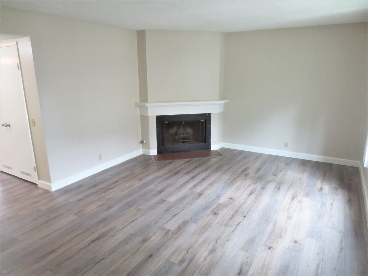 18 Fox Holw - Photo 2 of 12