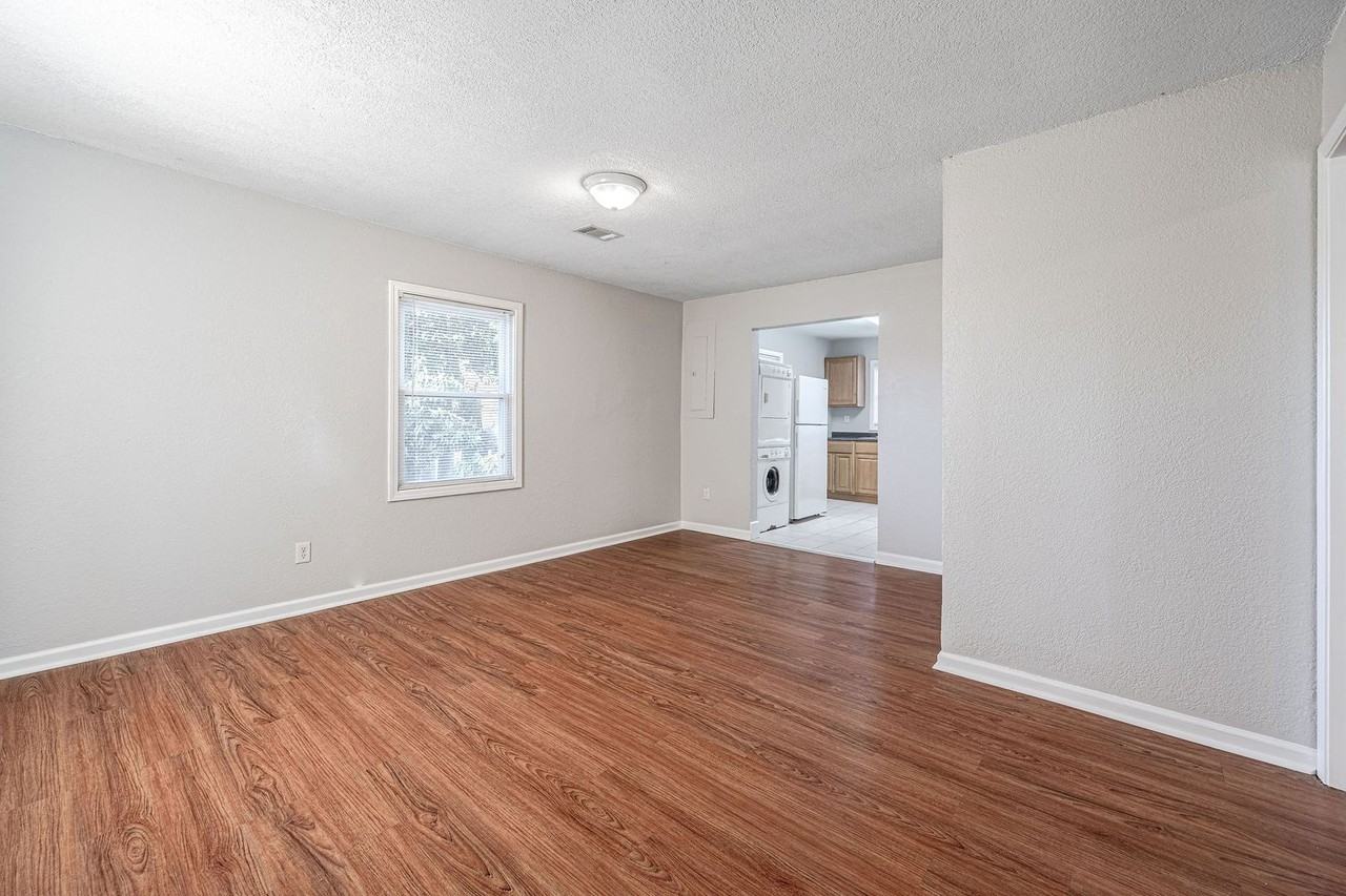 701 AirportAvailable Now! Apartments 701 Airport Rd, Jonesboro, AR