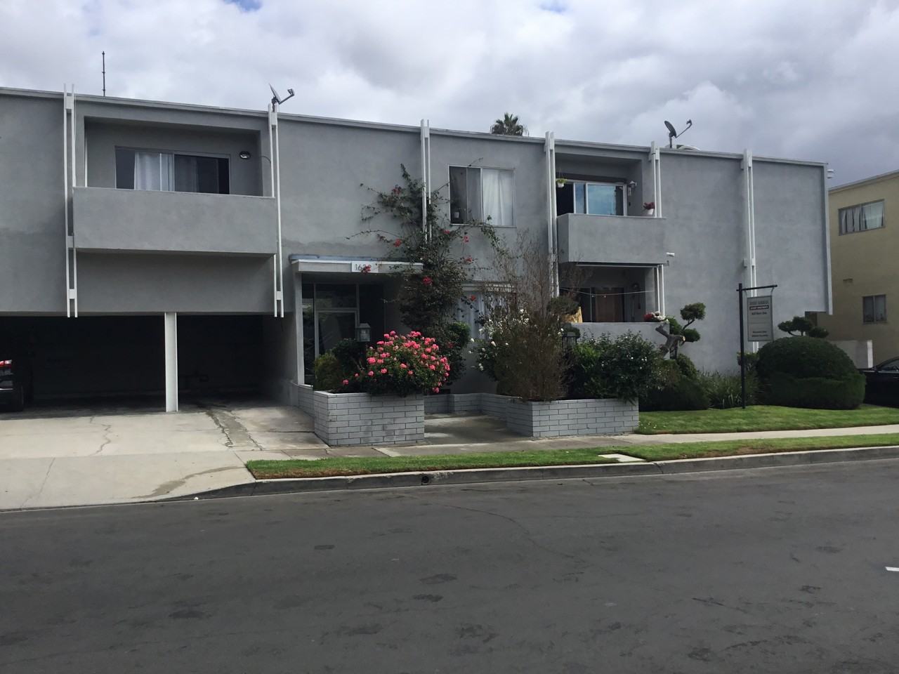 LUXURY LIVING AT AN AFFORDABLE PRICE. - Photo 5 of 6