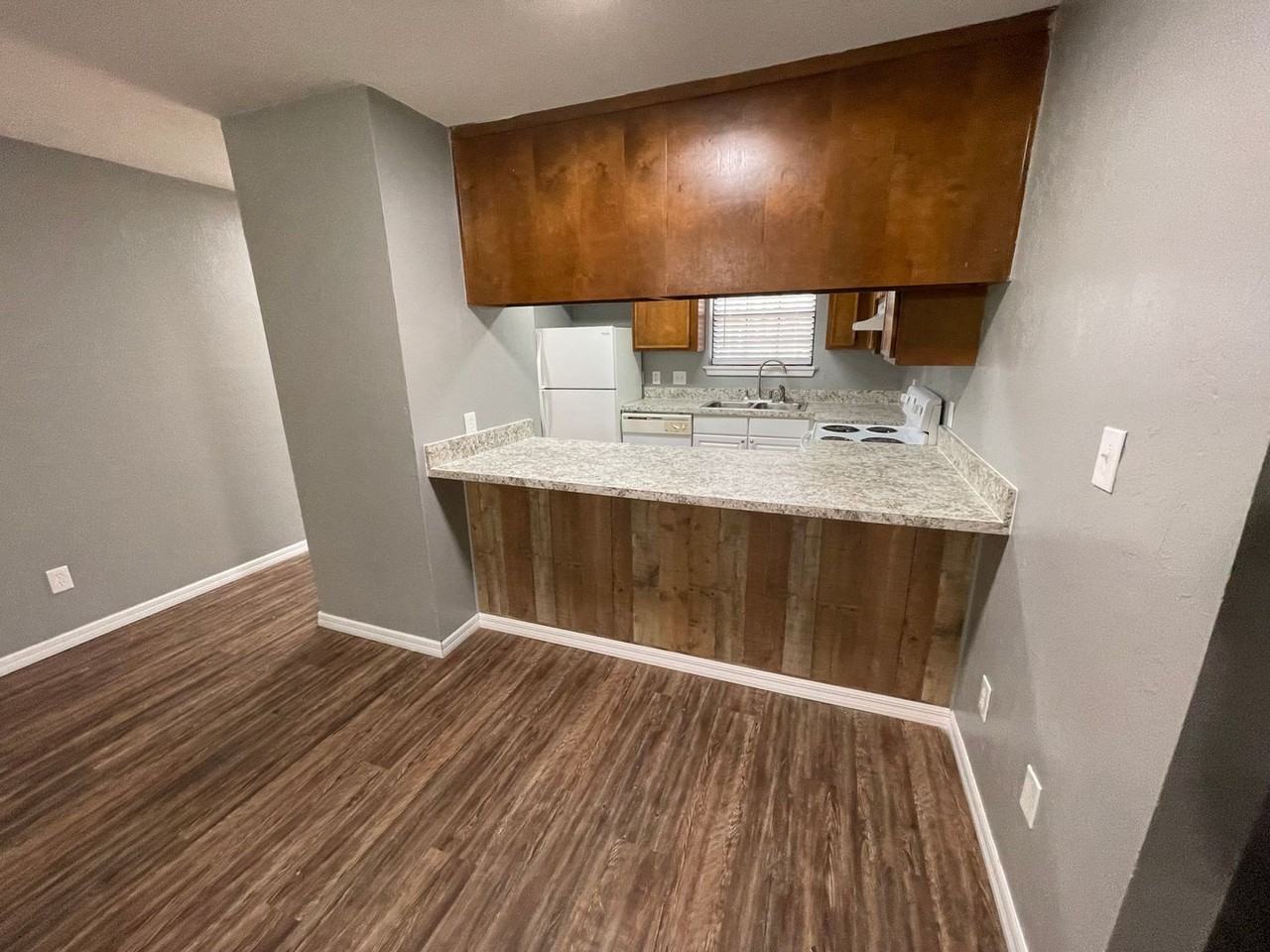2924 Woodrich Dr - Photo 6 of 11