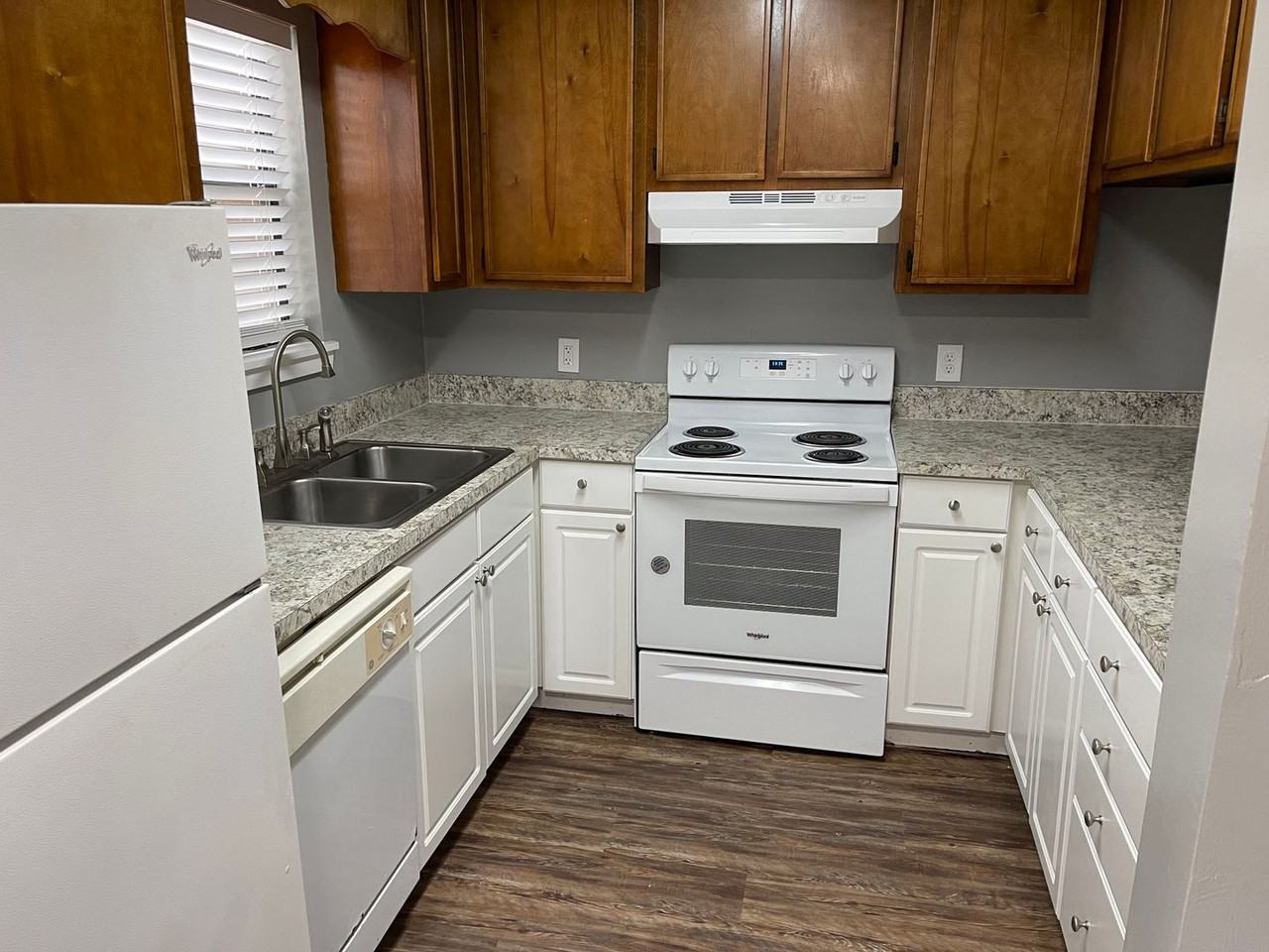2924 Woodrich Dr - Photo 3 of 11