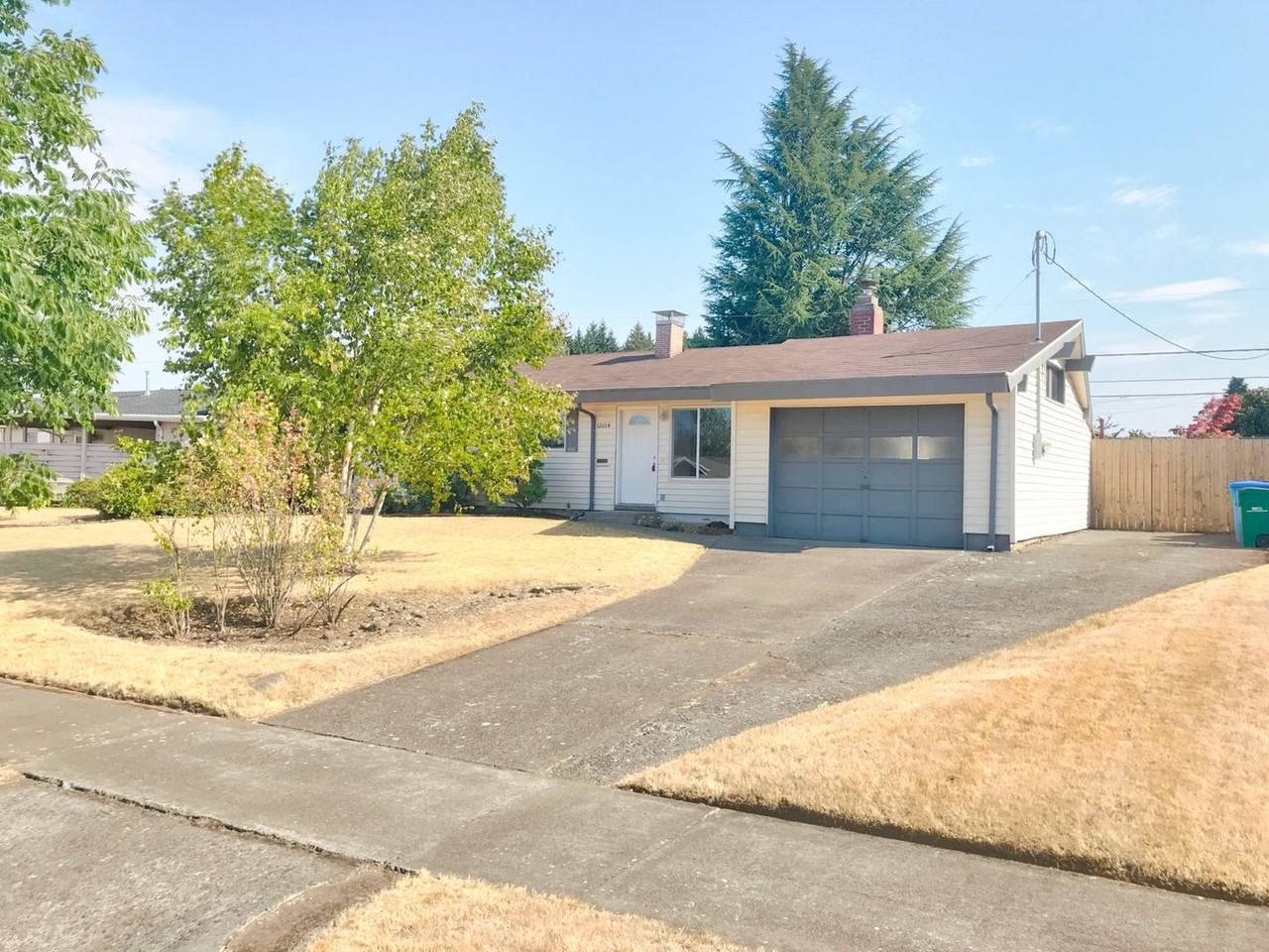 12604 Ne Stanton St - Photo 2 of 14