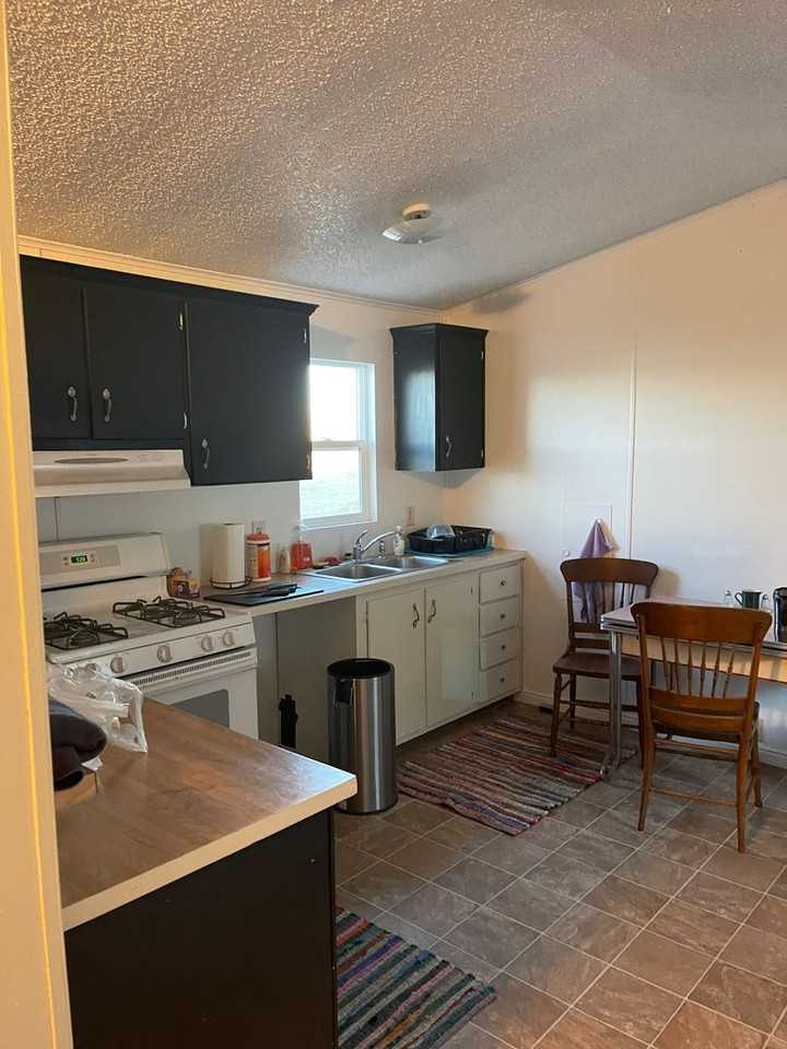 2746 Hummingbird St - Photo 4 of 7