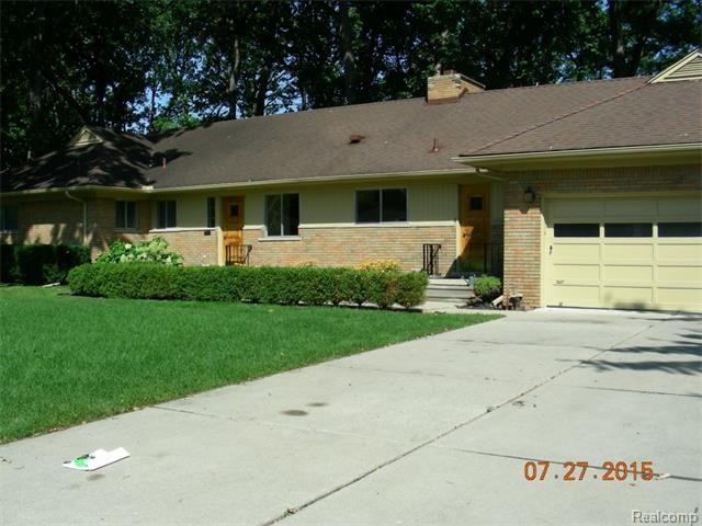 651 Woodcrest Dr - Photo 3 of 46