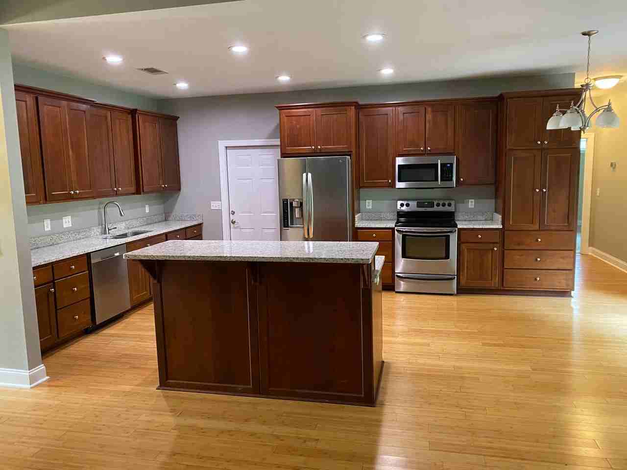 2148 Wedgewood Ct - Photo 3 of 10