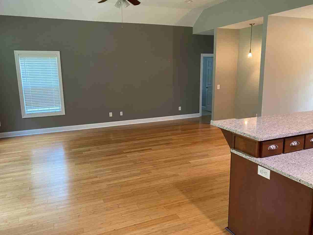 2148 Wedgewood Ct - Photo 2 of 10