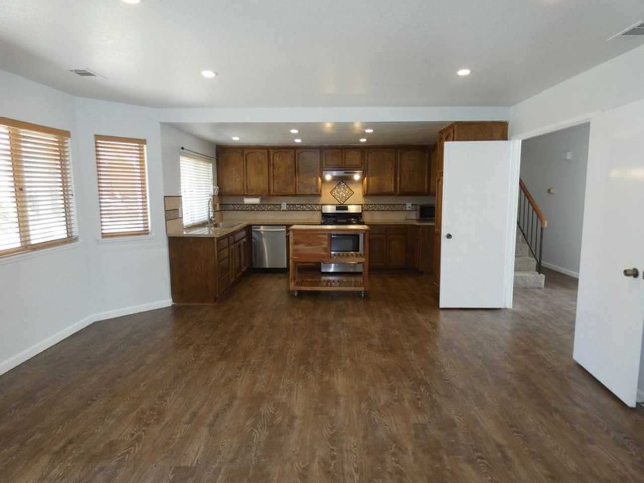 303 Hartnell Rd - Photo 5 of 21