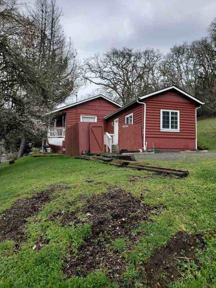 1407 Se Marsters Ave - Photo 2 of 12