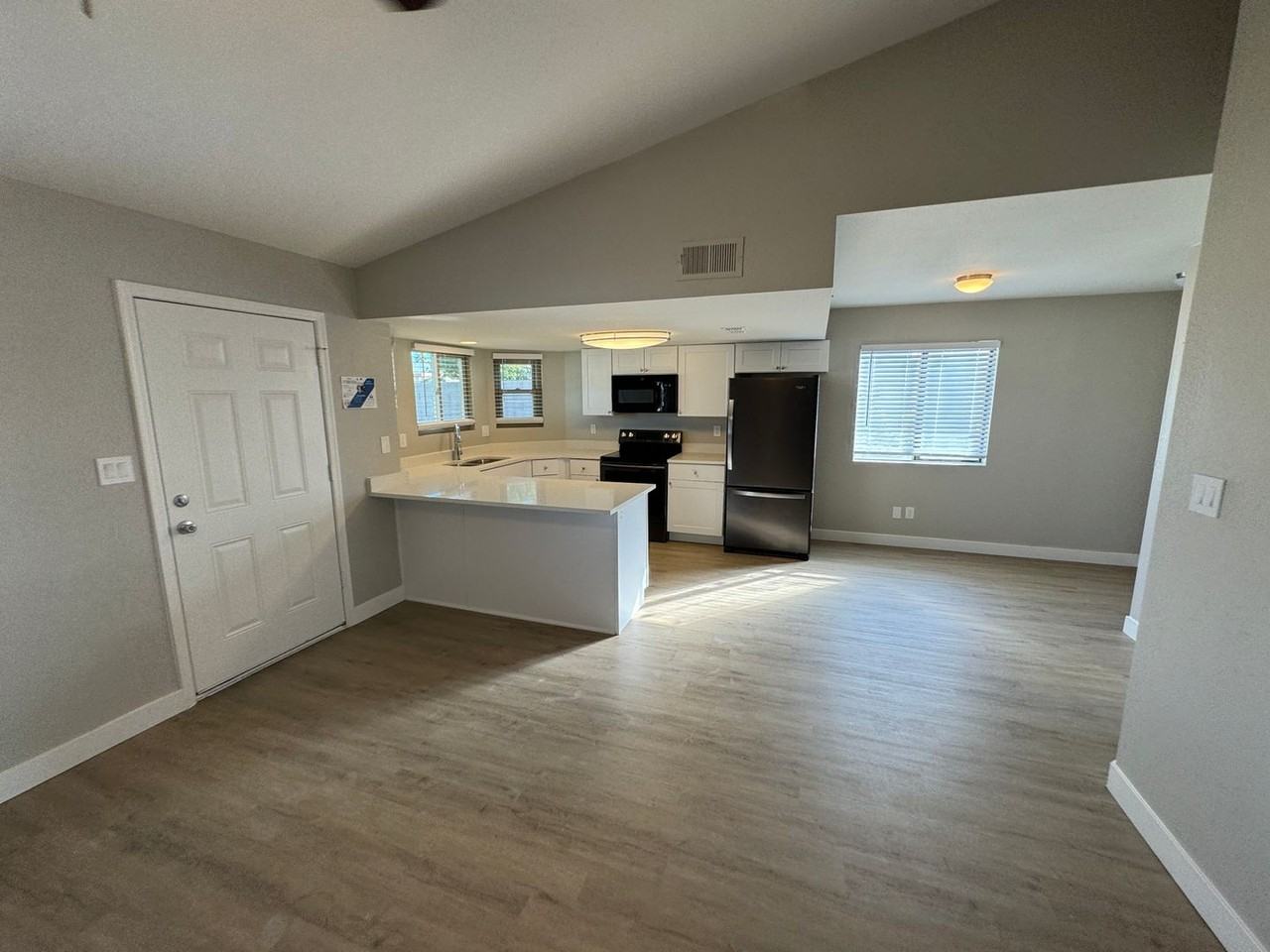 6244 E Inglewood St - Photo 3 of 15