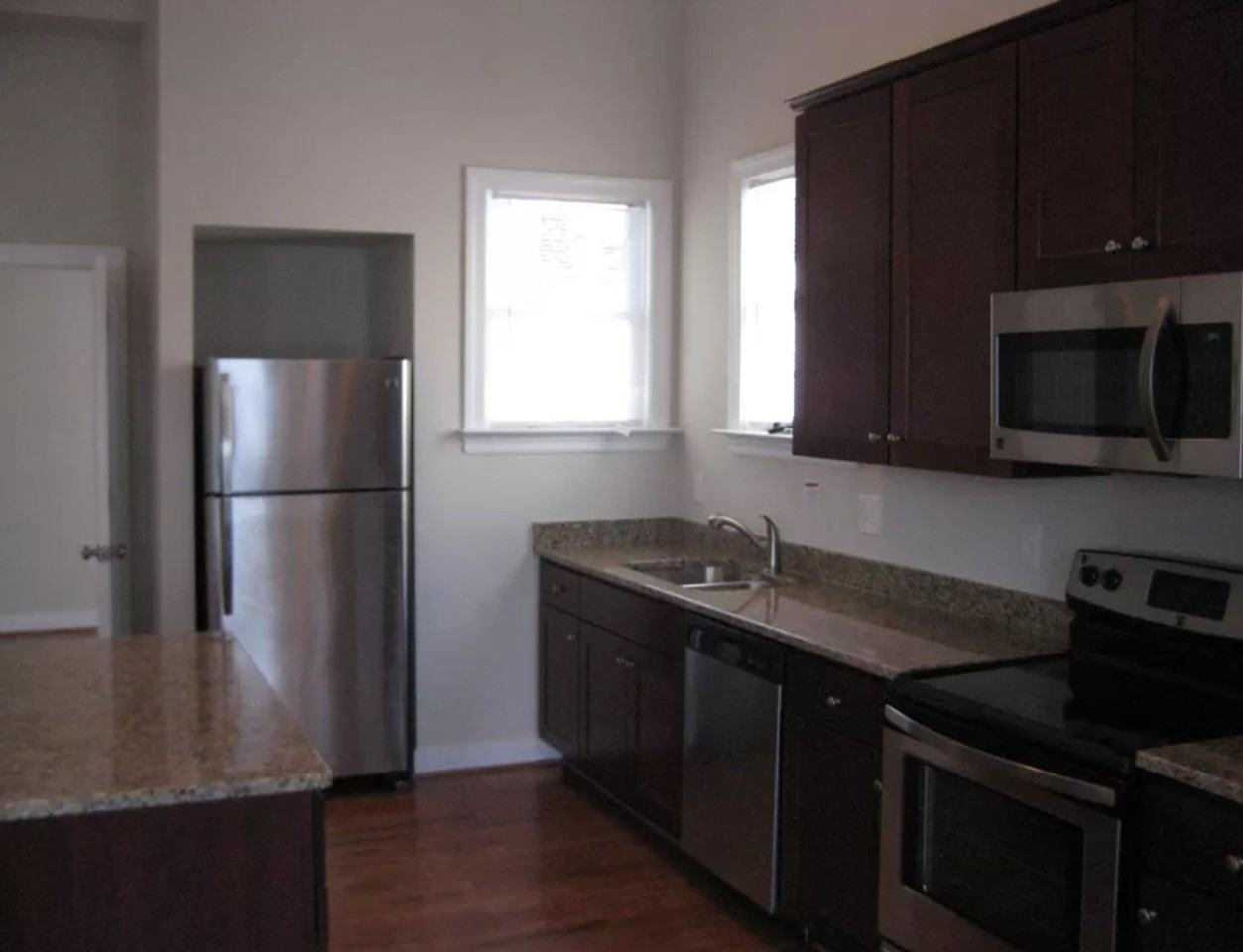 1517 W Cary - Photo 5 of 8