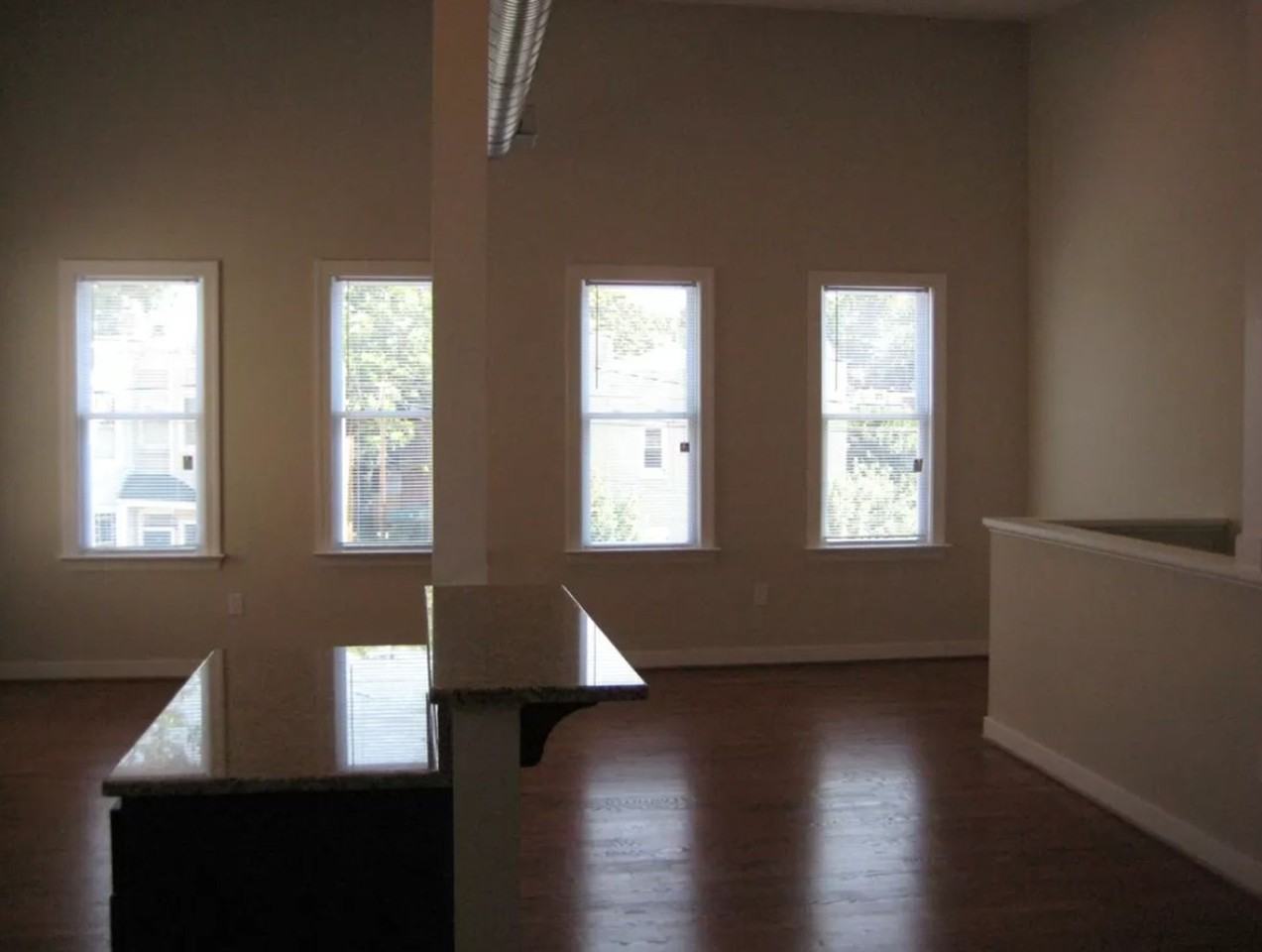 1517 W Cary - Photo 6 of 8