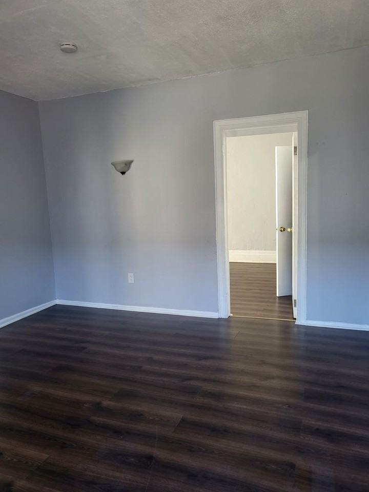 Convenient Corners at South Olden Apartments 1163 E State St, Trenton