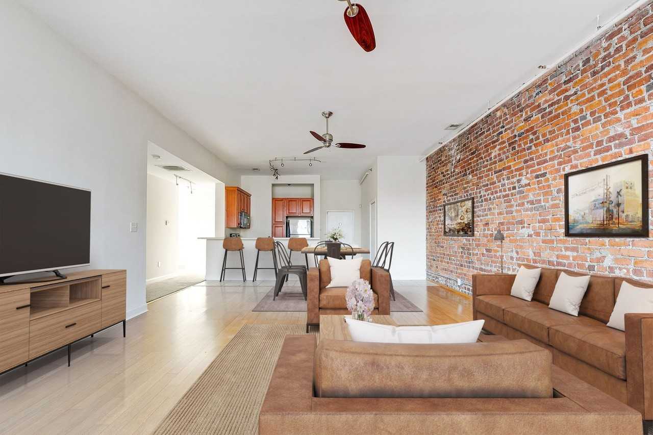 1715 E Franklin St - Photo 2 of 18