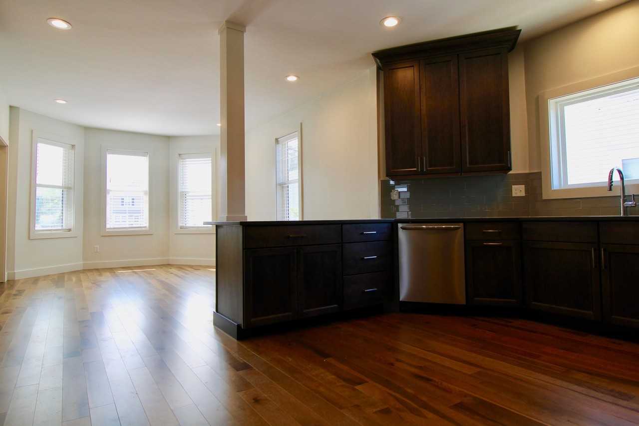 170 Courtland - Photo 3 of 11