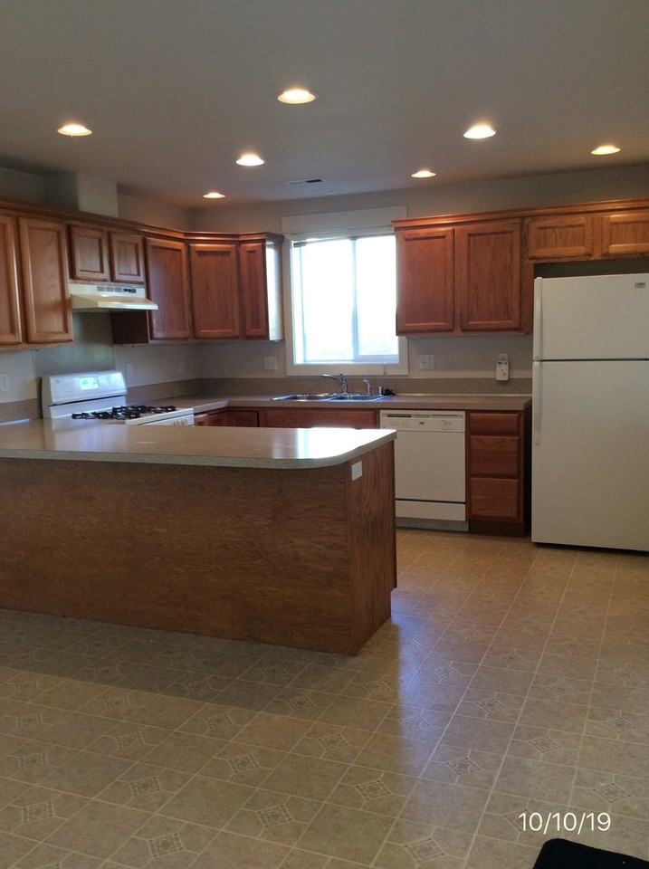 1511 Burrows Ct - Photo 5 of 23