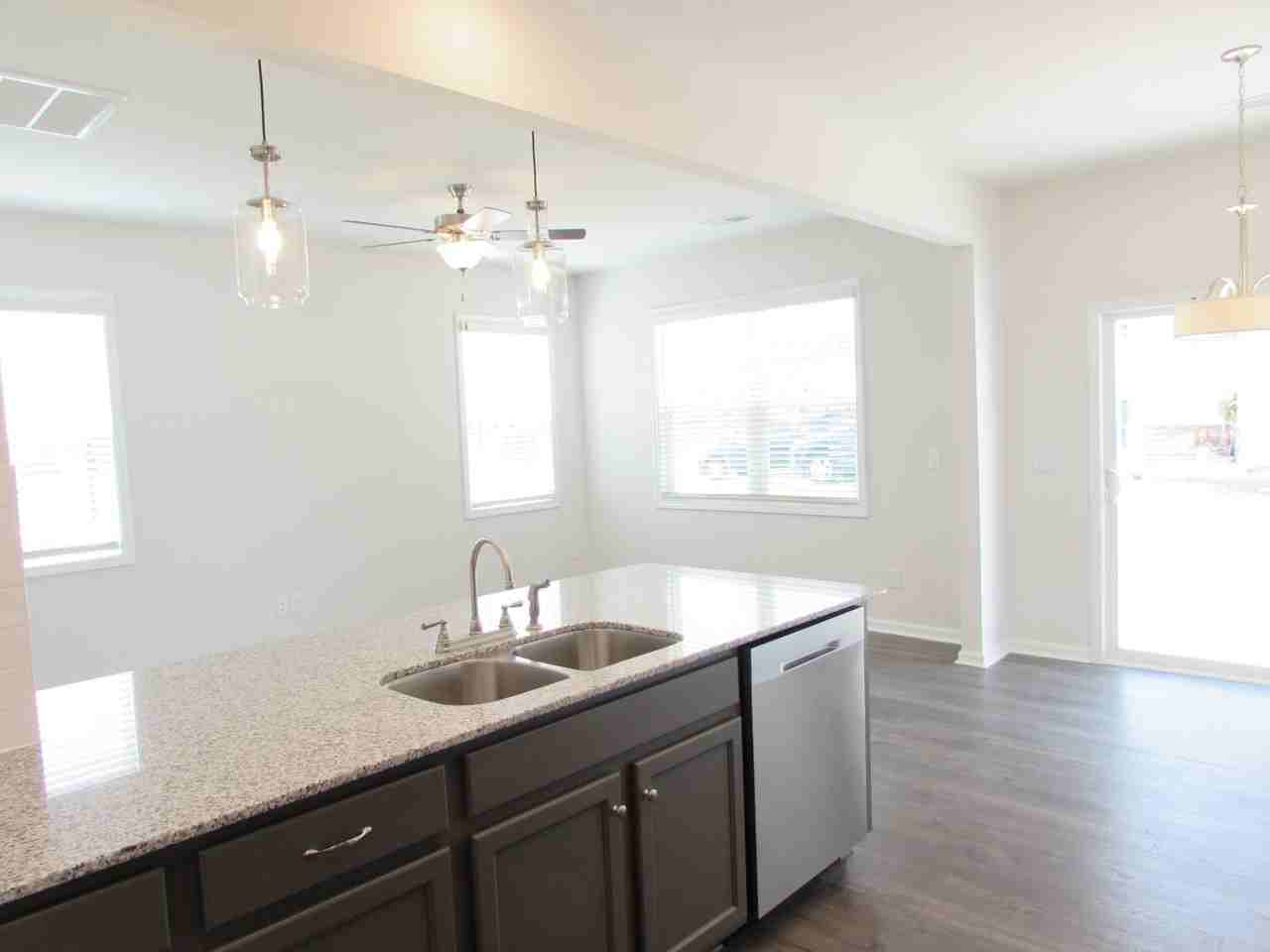 8164 8164 Sheffield Drive - 8164 Sheffield Drive - Photo 3 of 13