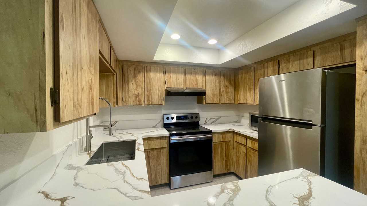 671 Copper Dr - Photo 3 of 18