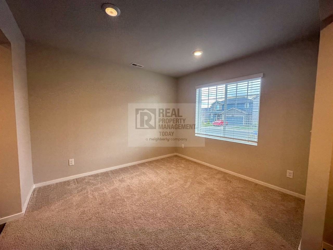 10707 183rd St E - Photo 4 of 17