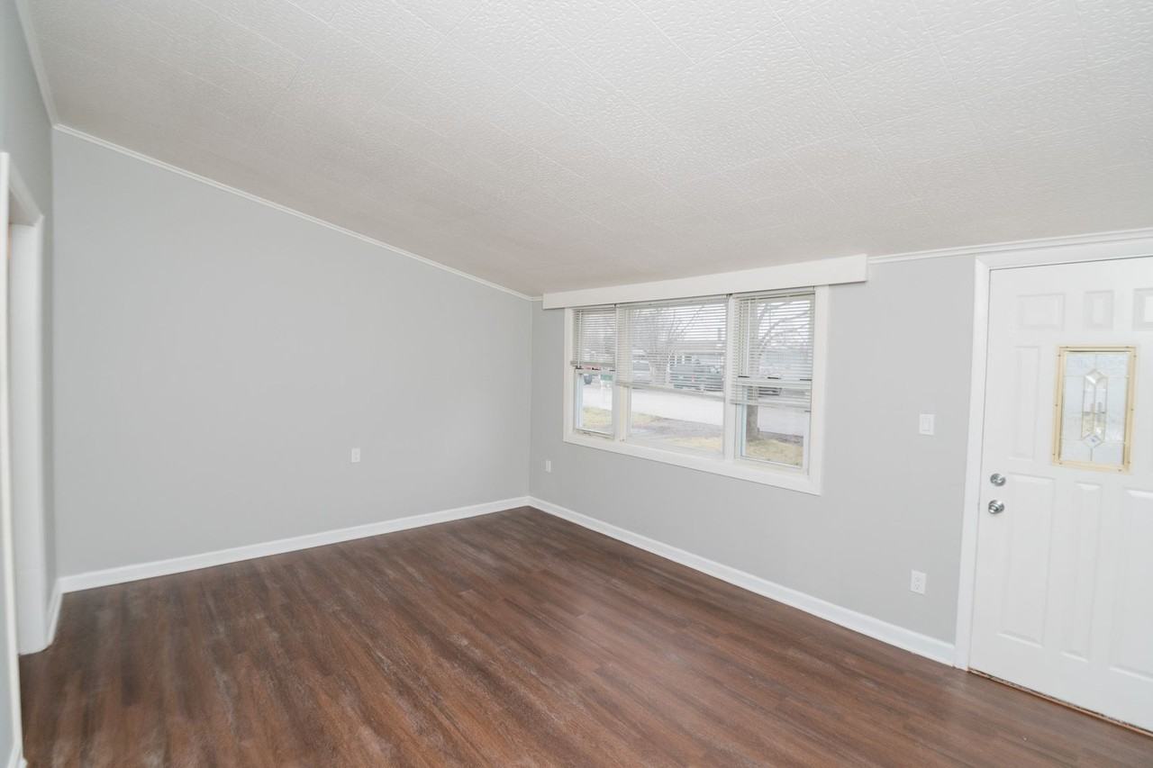 12811 Whitcomb St - Photo 3 of 28