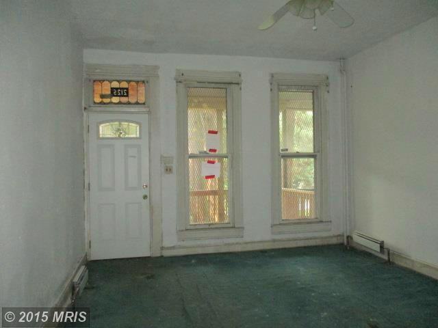 2125 Lyndhurst Ave - Photo 2 of 20