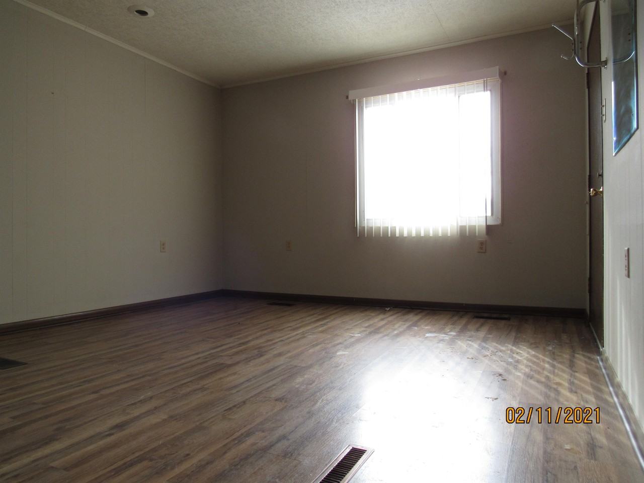 317 W Elm St #1 - Photo 4 of 7