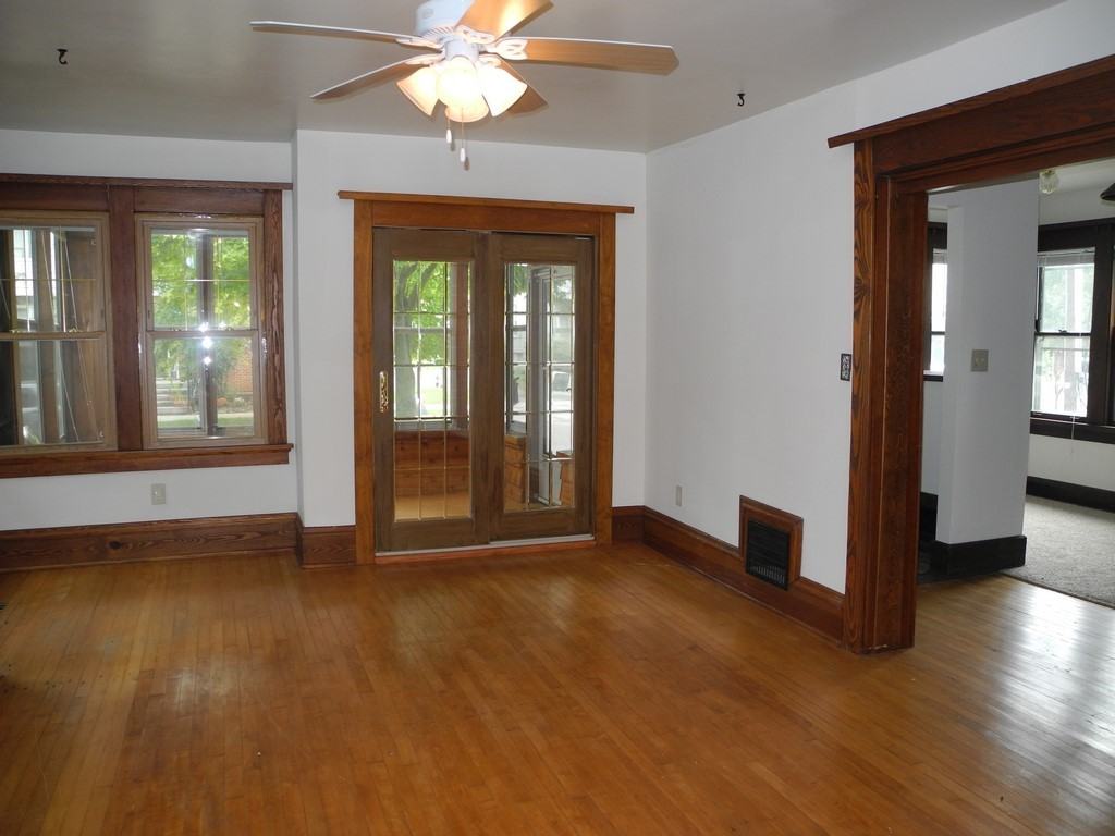 613 S Brooks St #NA - Photo 7 of 33