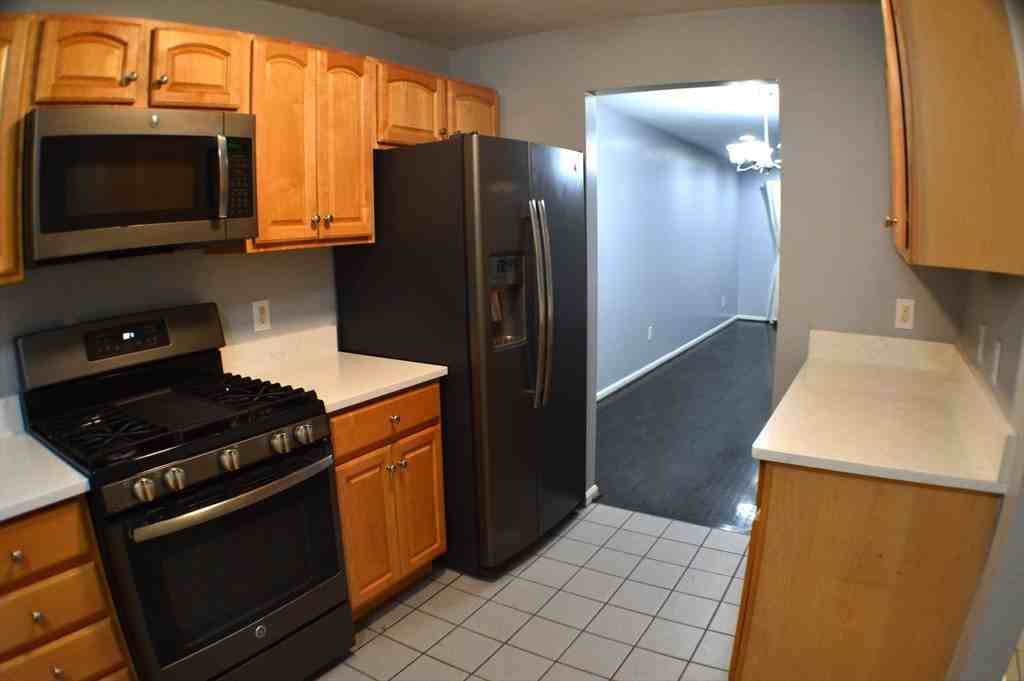 1113 Thayer St #1113 - Photo 2 of 19