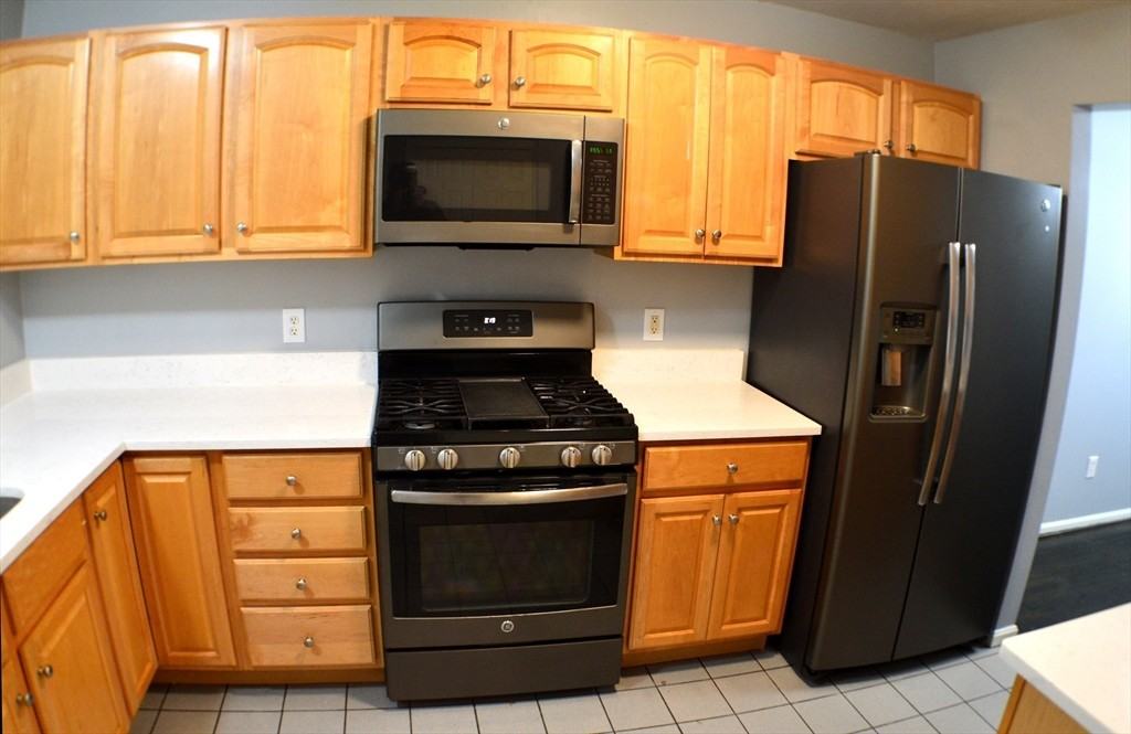 1113 Thayer St #1113 - Photo 3 of 19