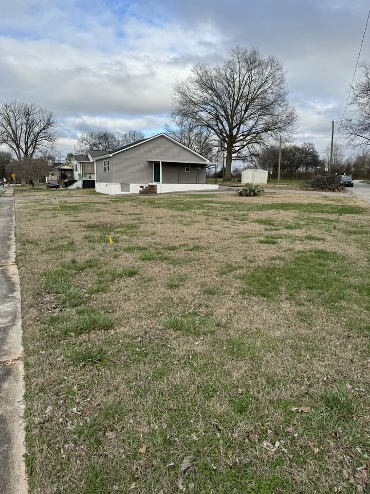 268 E Edison St #NA - Photo 2 of 12