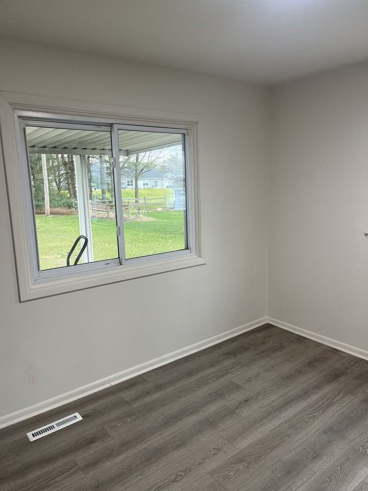 1933 Fairview Ct #NA - Photo 2 of 12