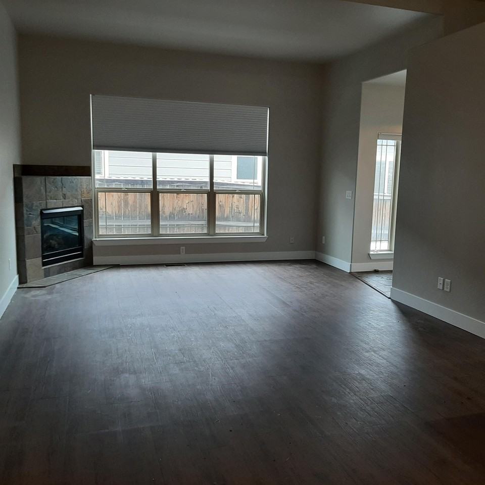 1273 Sw Tanner Ct #1 - Photo 3 of 15