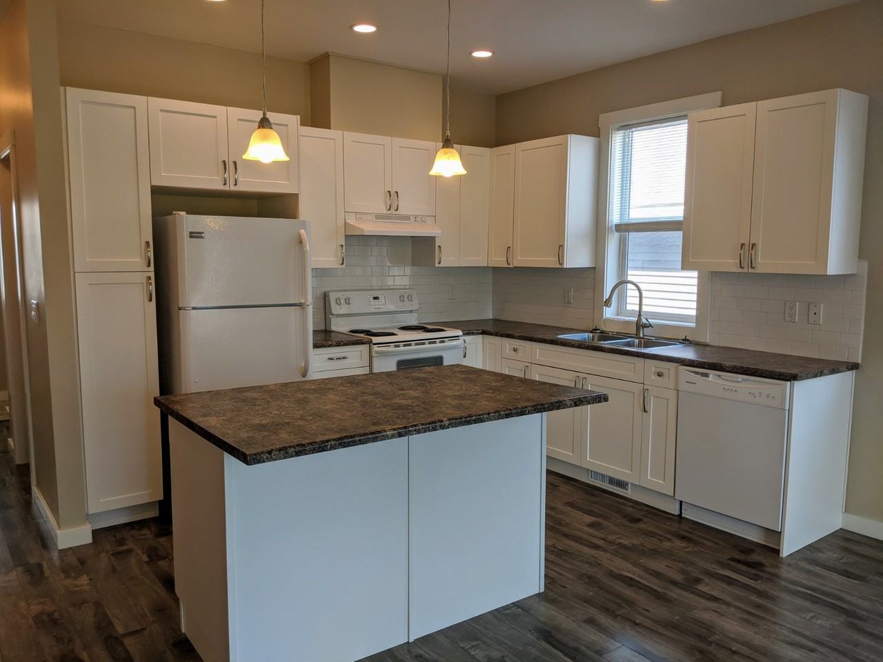 1644M 87 Ave #2-1644M - Photo 3 of 11