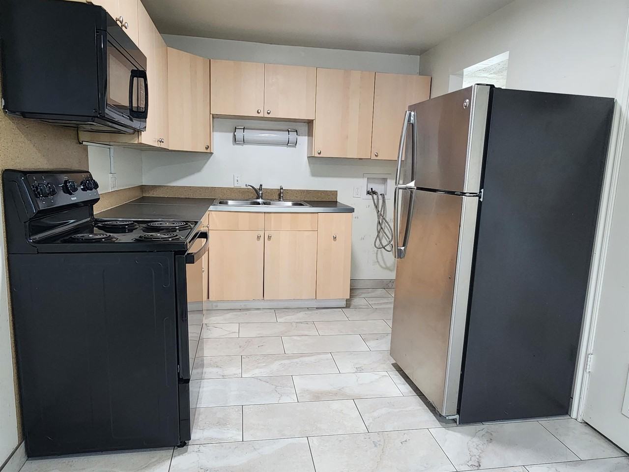 2590 W Robin Rd #2590 - Photo 2 of 14