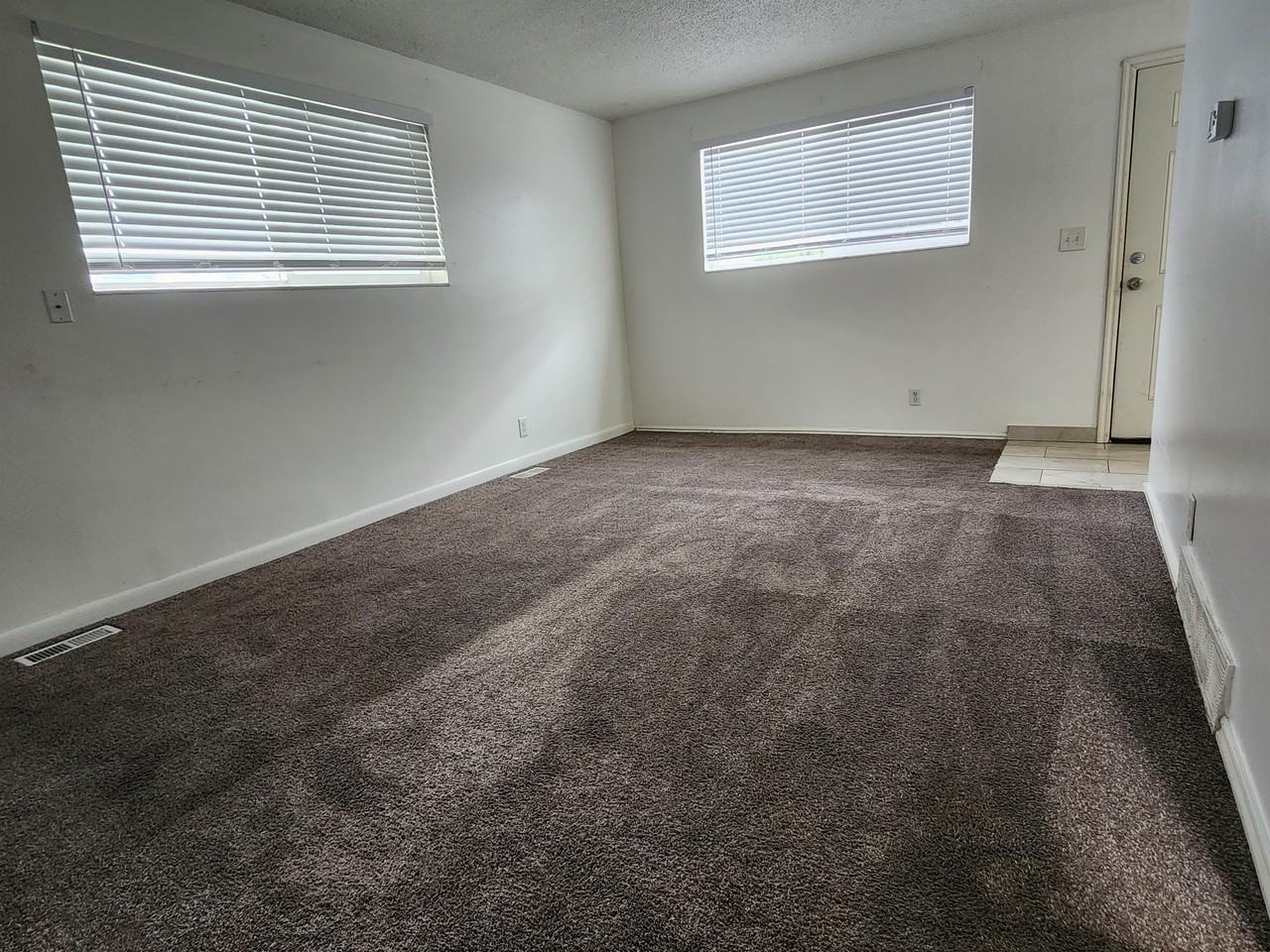 2590 W Robin Rd #2590 - Photo 6 of 14