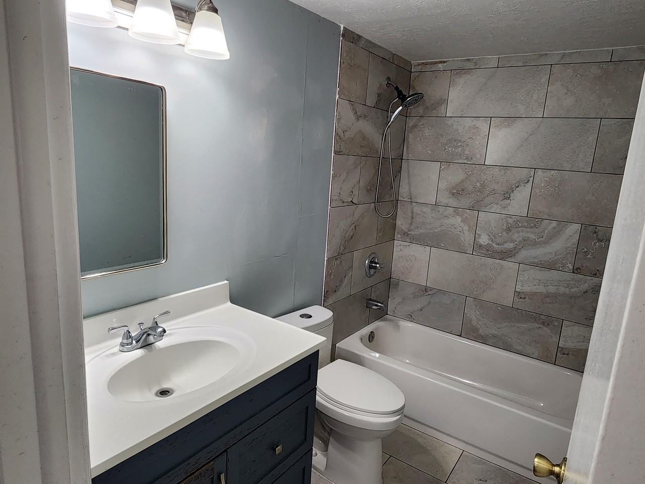 2590 W Robin Rd #2590 - Photo 3 of 14