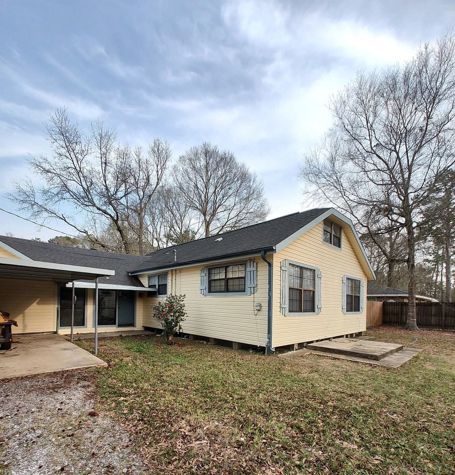 65 Hooks Rd #1 - Photo 2 of 17