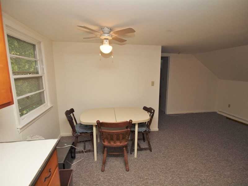 90 Willow St - Photo 3 of 10