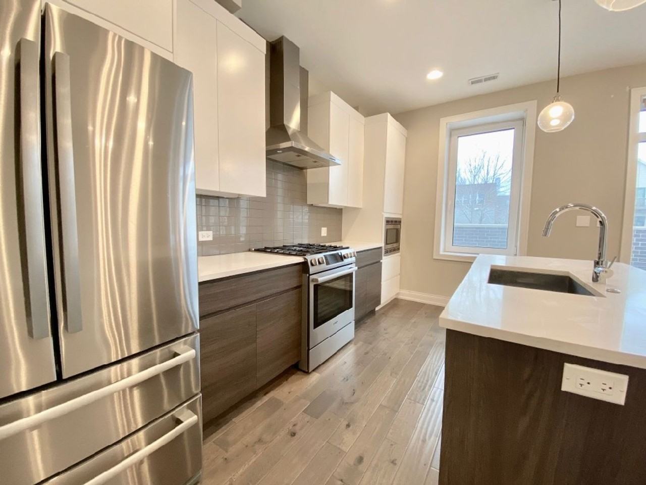 317 West Evergreen LLC - Photo 3 of 27