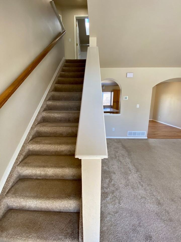 1048 Scarlet Oak Dr - Photo 2 of 22