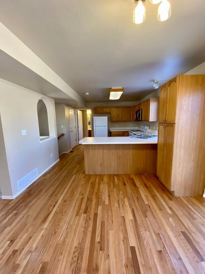 1048 Scarlet Oak Dr - Photo 6 of 22